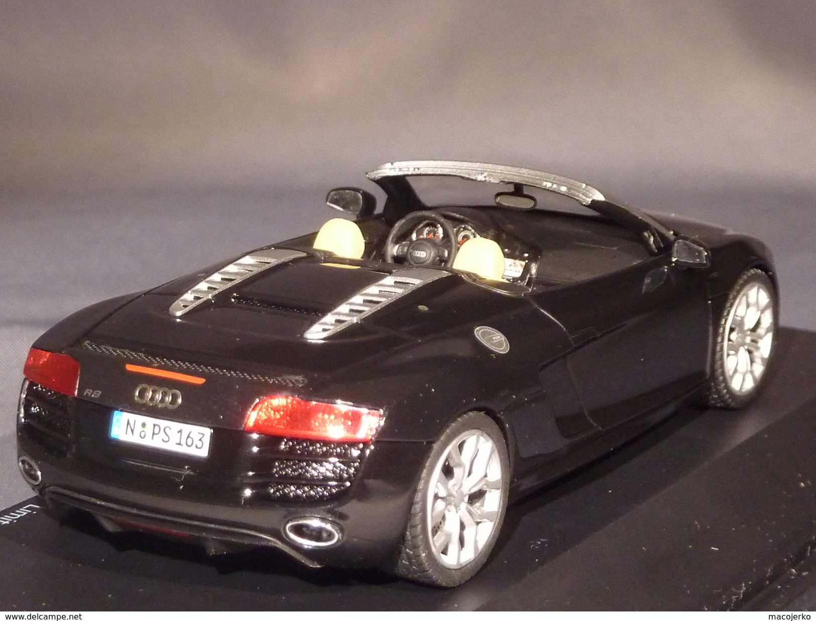 Schuco 07392, Audi R8 Spyder 1:43 - Schuco