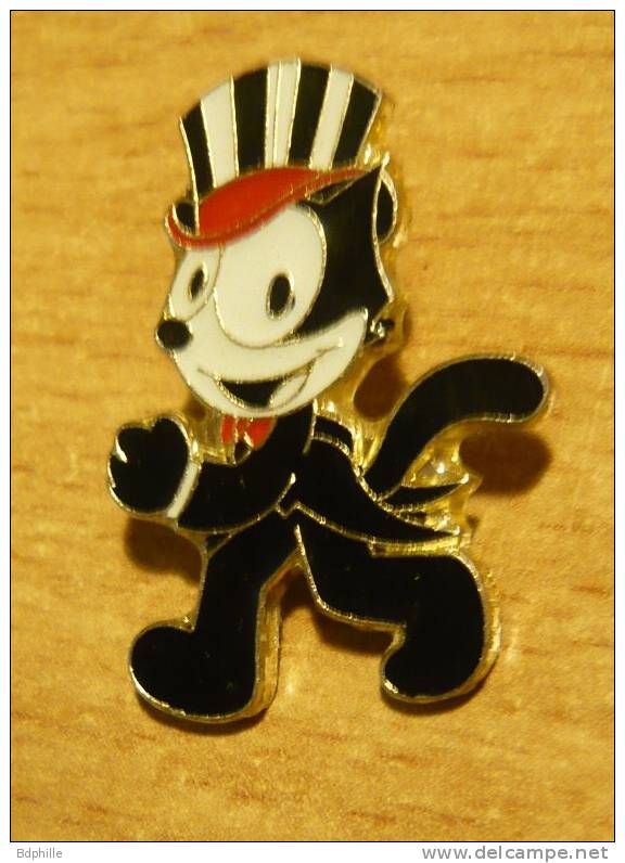 FELIX LE CHAT Pin's (pin Pins) 1989 T.C.P Inc (dos Doré) - BD