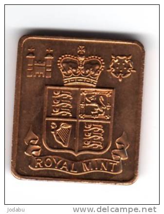 Médaille Neuve De 1976 Anniversaire De La Reine D´angleterre - Autres & Non Classés
