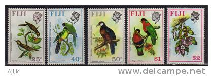 FIJI. Oiseaux Xanthotis Provocator,perroquet Prosopeia,pigeon,Phigrys Solitaris & Dendrobyum - Fiji (1970-...)