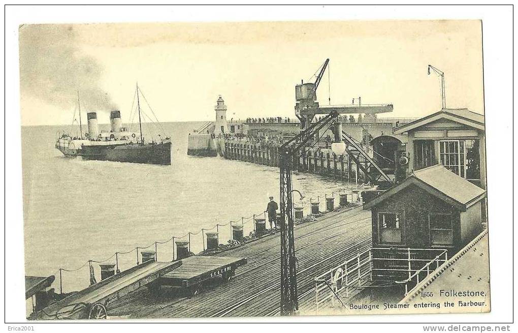 Folkestone . Boulogne Steamer Entering The Harbour . - Folkestone