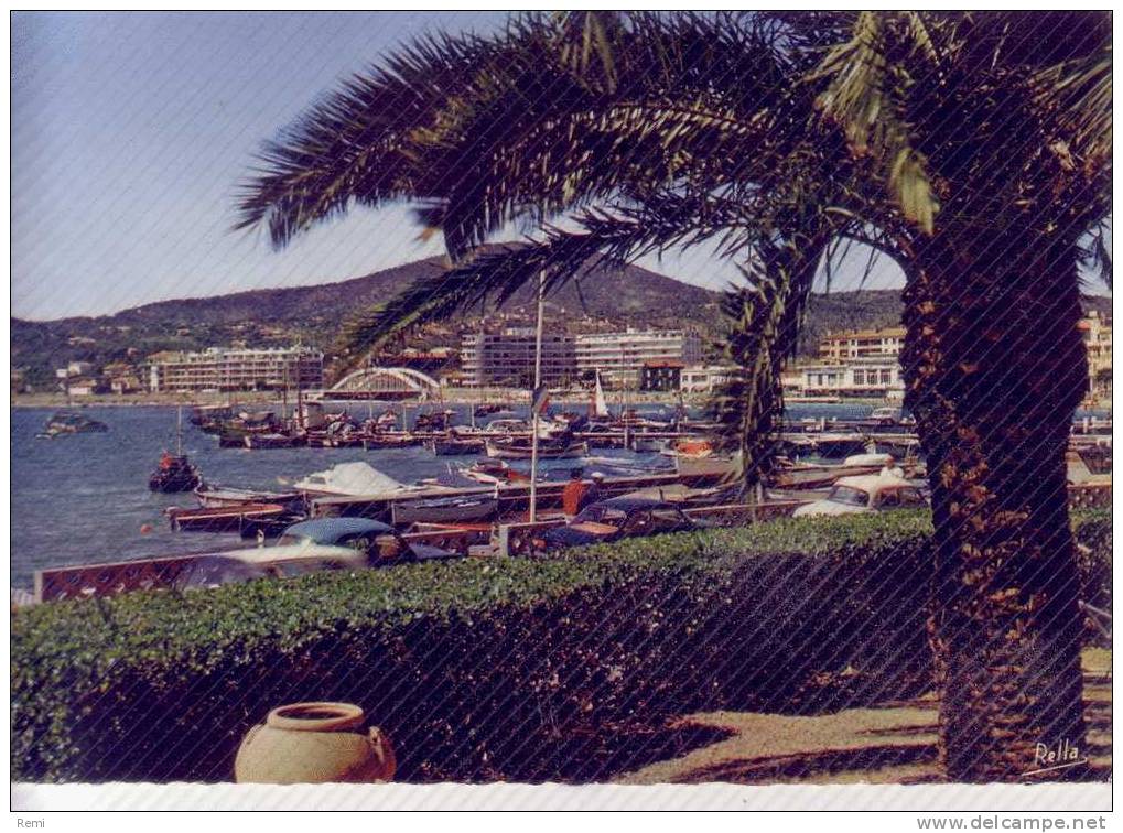 83  VAR   SAINTE MAXIME  Terrasse De BAR RESTAURANT    Lot De 2 Cartes Postales - Sainte-Maxime