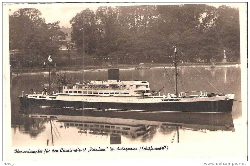 AK 2  Überseedampfer Für Den Ostasiendienst  " Potsdam " Im Anlagesee - Schiffsmodell Um 1940 - Paquebots
