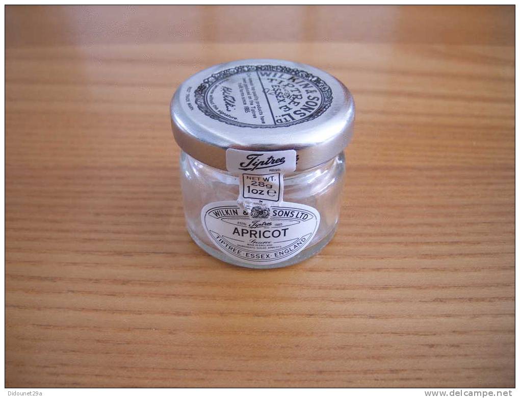 Pot De Confiture Miniature En Verre WILKIN & SONS "ABRICOT" 4x4cm , 28g (vide) - Otros & Sin Clasificación