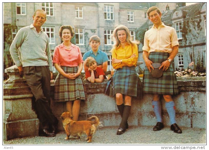 UK Royal Family, Queen Elizabeth II, Charles Prince Of Wales, Anne, Andrew, Edward, Prince Philip C1970 Postcard - Royal Families