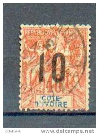Codi264 - YT 38 Obli - Une Dent Courte Bas Droit - Used Stamps