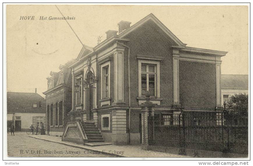 Hove   Het Gemeentehuis - Hove