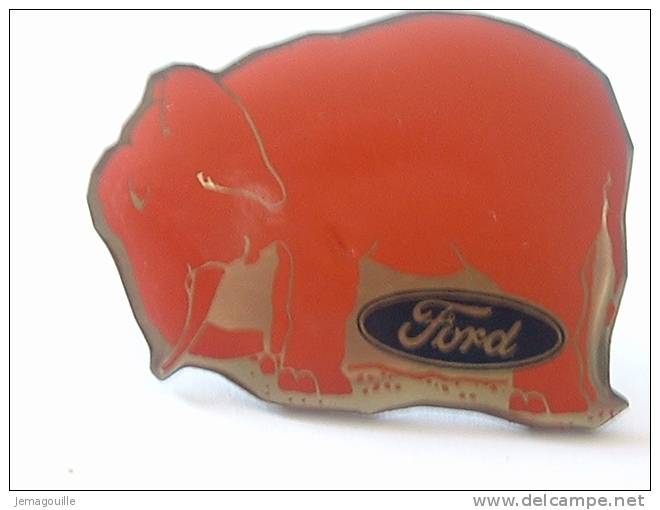 PIN'S -  FORD Eléphant - Ford