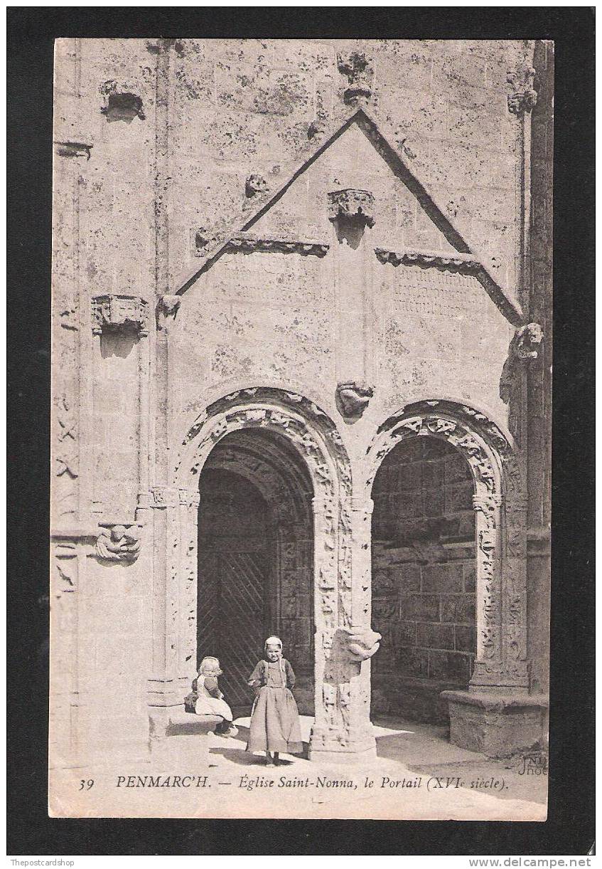 CPA 29 PENMARCH - Eglise Saint-Nonna, Le Portail (XVIe Siècle ) PENMARC'H CHILDREN - Penmarch