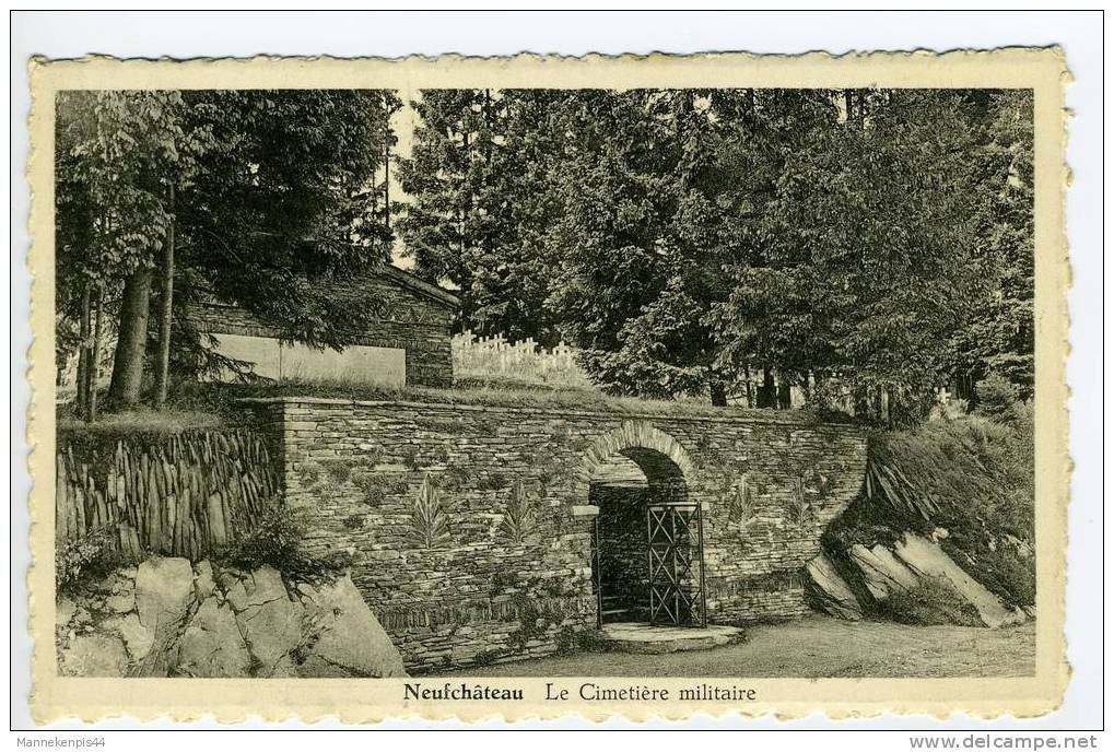 Neufchâteau - Le Cimetière Militaire - Neufchâteau