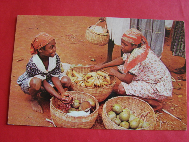 HAITI  Ti-Sor Buying Red Beans Furcy  ..Marché Enfants  Vendeurs Bananes ...NON VOYAGEE - Haiti