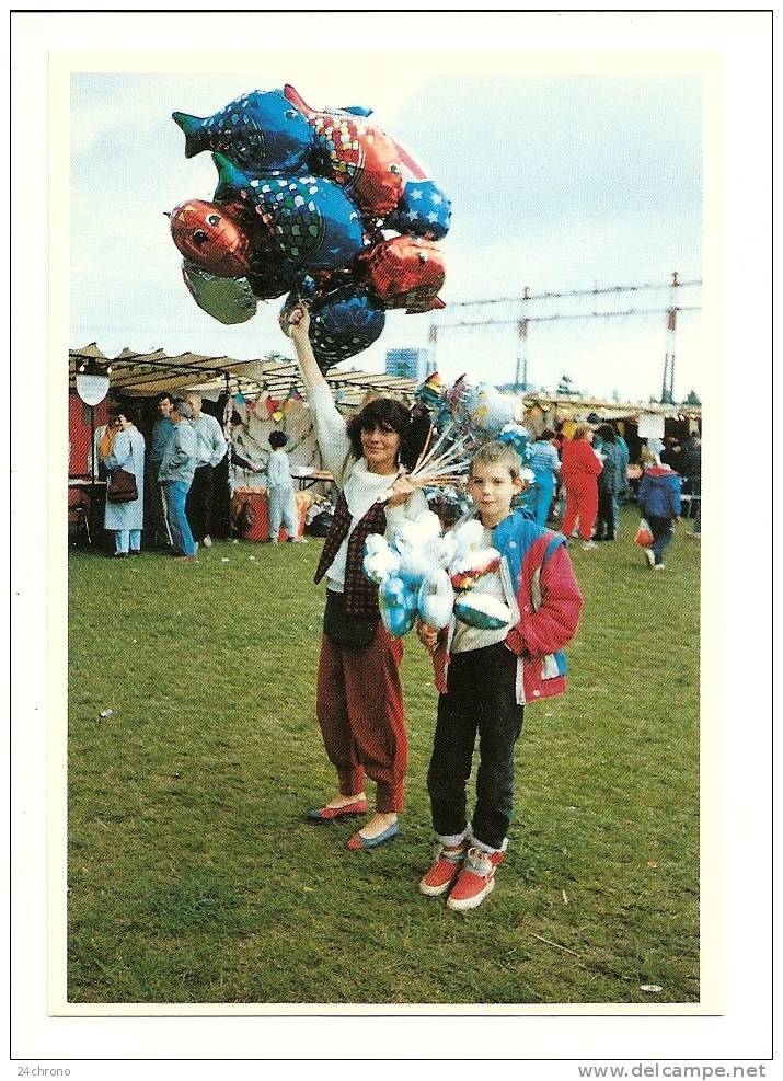 Chevilly Larue: Fete Communale Le 21 Juin 1987, La Marchande De Ballons, Photo Michel Dussart (10-1719) - Chevilly Larue