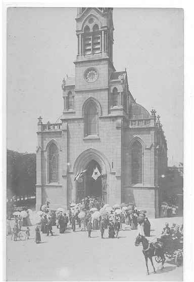 CROIX ROUGE )) Sortie De La Messe Croix Rouge, Juillet 1907 - Carte Photo - Rotes Kreuz