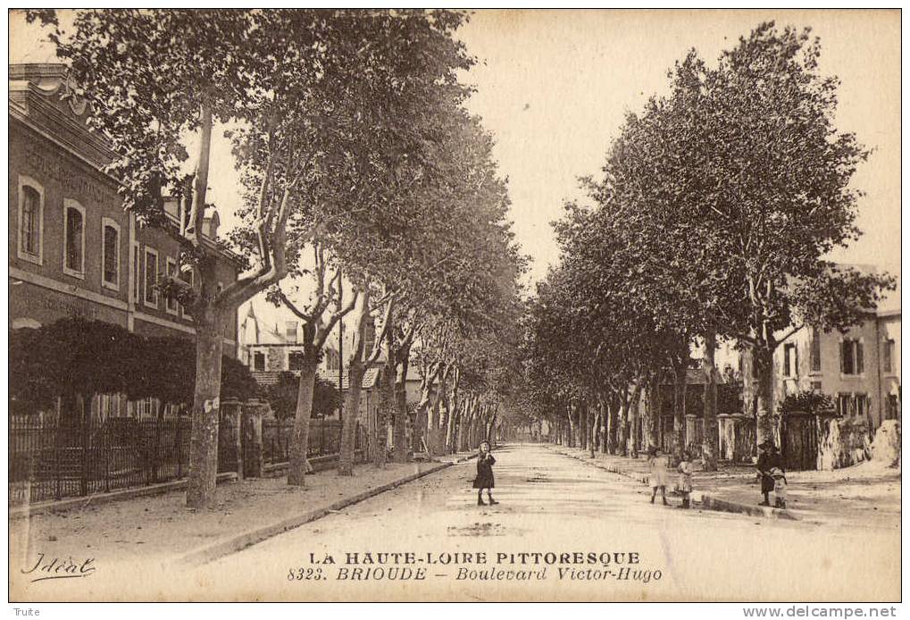 BRIOUDE BOULEVARD VICTOR-HUGO ENFANTS - Brioude