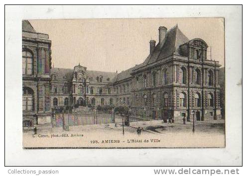 Cp, 80, Amiens, L'Hôtel De Ville, Voyagée 1915 - Amiens