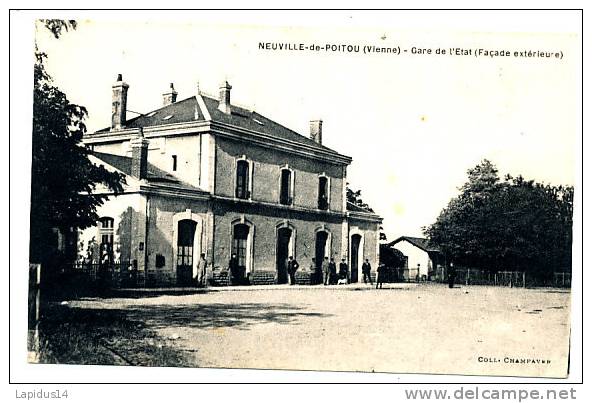 S 1027 / CPA     NEUVILLE DE POITOU    (86)    GARE DE L´ ETAT - Neuville En Poitou