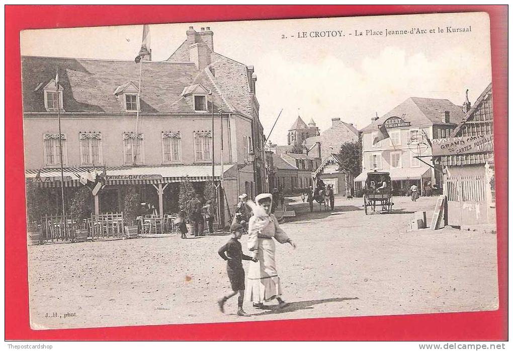 CPA 80 Le Crotoy - No.2 LE CROTOY La Place Jeanne D'arc Et Le Kursaal SOMME  FRANCE ATTELAGE - Le Crotoy