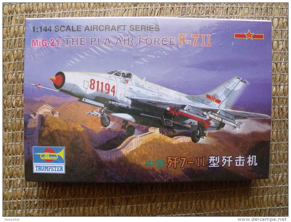 MAQUETTE - MILITARIA - AVION - PEOPLES LIBERATION ARMY AIR FORCE - MIG.21 - F.7II - CHINE - ECHELLE 1:144 - TRUMPETER - Airplanes