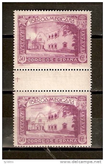 SPAIN 1930 30c GUTTER PAIR MNH - Neufs