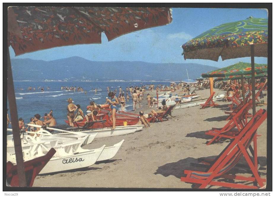 MARINA DI CARRARA ANNI 70  LA SPIAGGIA ANIMATISSIMA! - Carrara