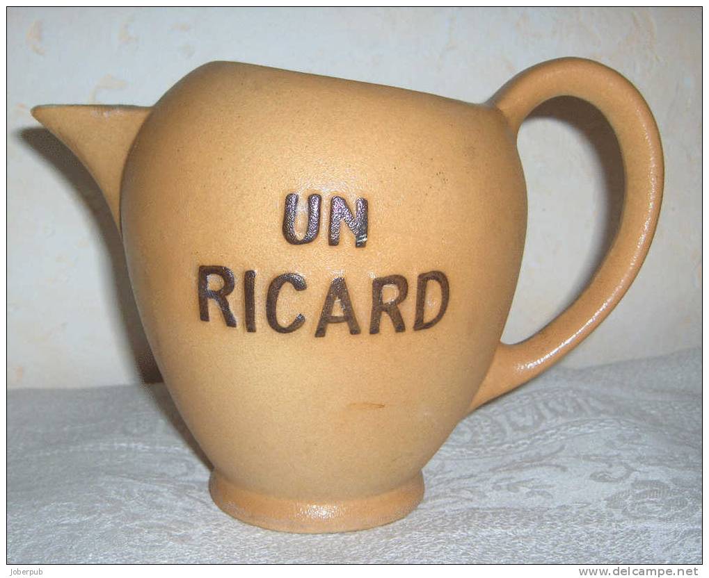 CARAFE PICHET EN CERAMIQUE UN RICARD - Karaffen