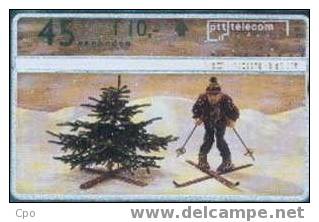 # NETHERLANDS G29 Christmas Tree & Man Skiing 45 Landis&gyr 11.93  Tres Bon Etat - Openbaar