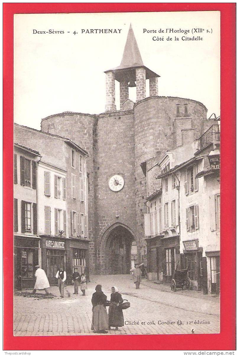 CPA PARTHENAY Porte De L'Horloge Côté De La Ville N°4 12e édition CLICHE ET COL CORDIER Animée - Parthenay