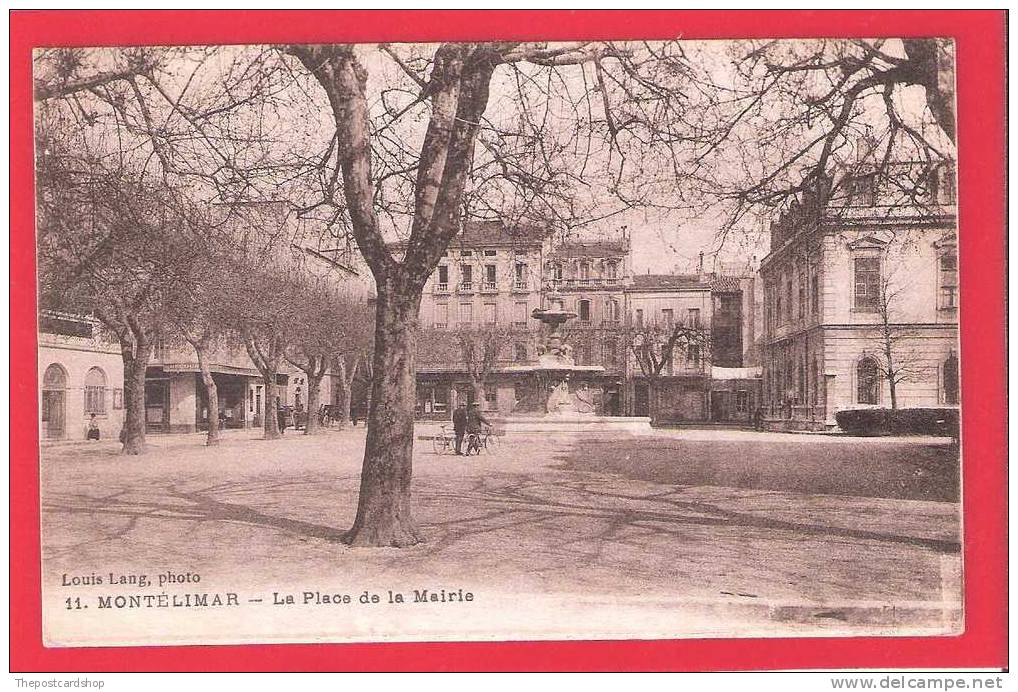 CPA 26 DROME MONTELIMAR  No.11 LA PLACE DE LA MAIRIE LOUIS LANG PHOTO - Montelimar