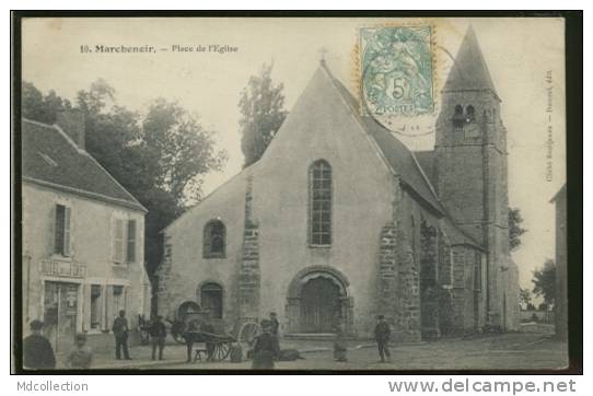 41 MARCHENOIR / La Place De L'Eglise / - Marchenoir