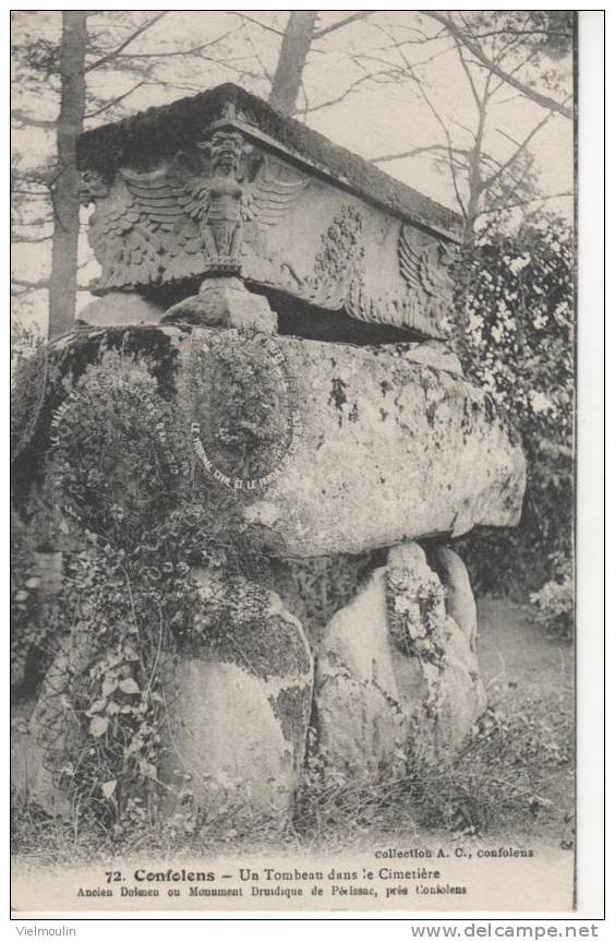 CONFOLENS 16 UN TOMBEAU DANS LE CIMETIERE ANCIEN DOLMEN - Confolens