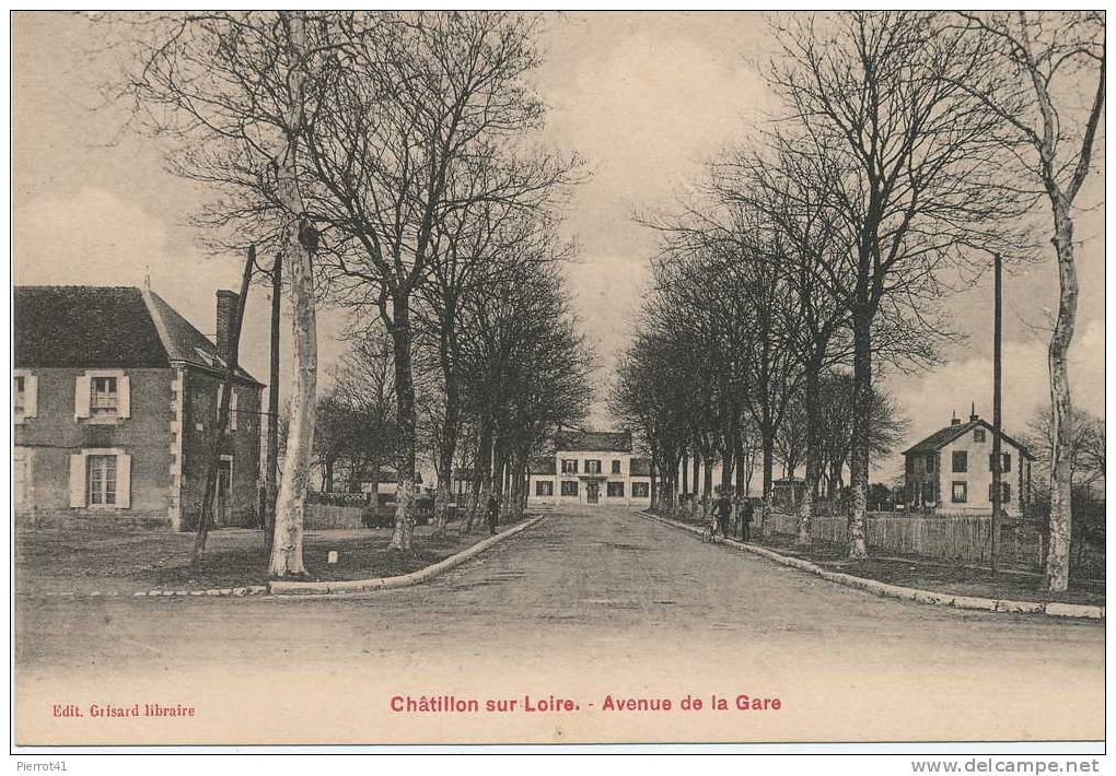 Avenue De La Gare - Chatillon Sur Loire