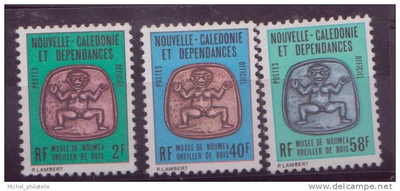 NOUVELLE-CALEDONIE N° 38/40**  SERVICE  NEUF SANS CHARNIERE   OREILLER DE BOIS - Oficiales