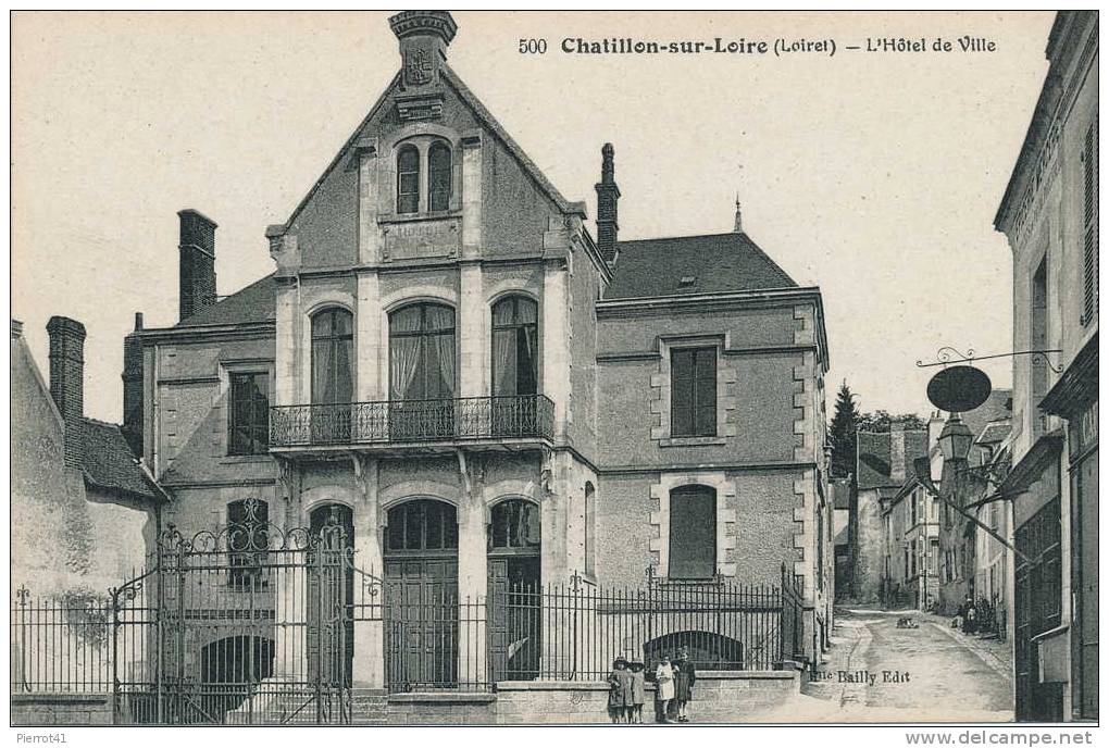 CHATILLON SUR LOIRE - L´HOTEL DE VILLE - Chatillon Sur Loire
