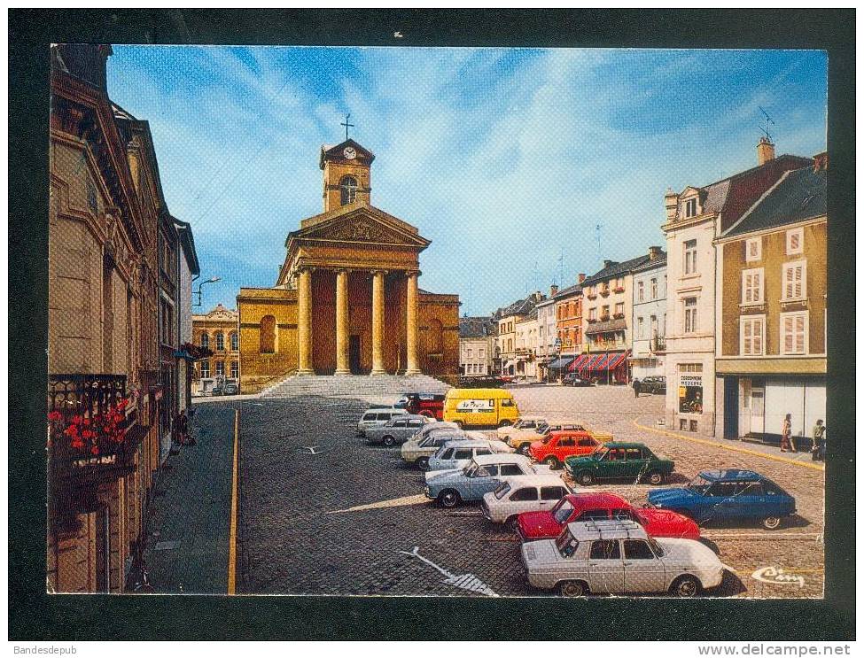 CPSM - Belgique - VIRTON - Place Communale Et Eglise ( Animée Automobile Dont  Renault Estafette COMBIER CIM ) - Virton