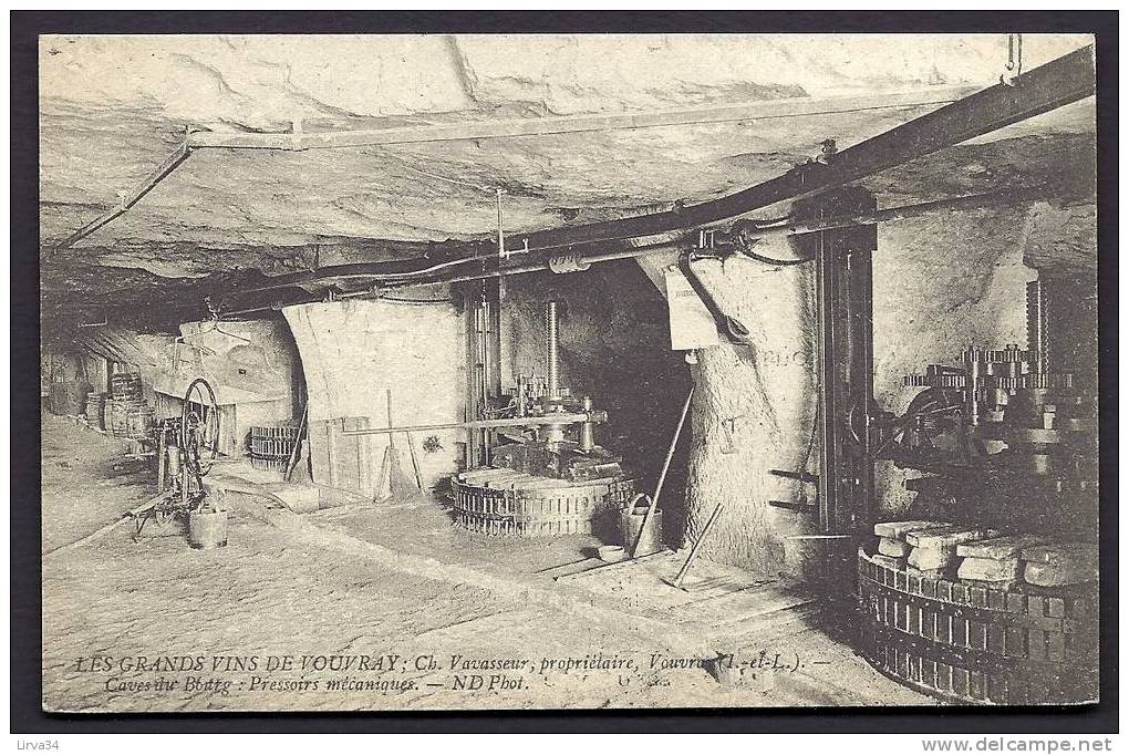 CPA  ANCIENNE- FRANCE- VOUVRAY (37)- VINS- CAVE SOUTERRAINE DE CH. VAVASSEUR, PROPRIETAIRE- PRESSOIRS- PUB- 2 SCANS - Vouvray