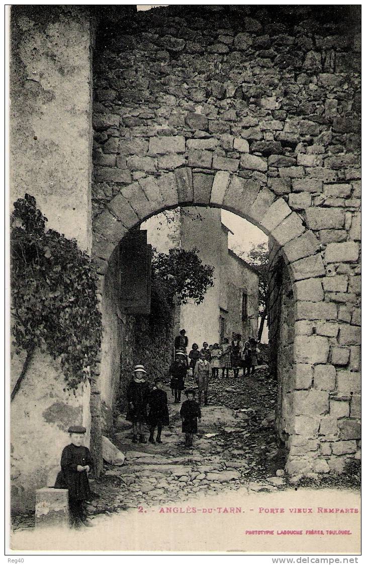 D81 - ANGLES  SUR TARN   - Porte Vieux Remparts (groupe D'enfants) - Angles