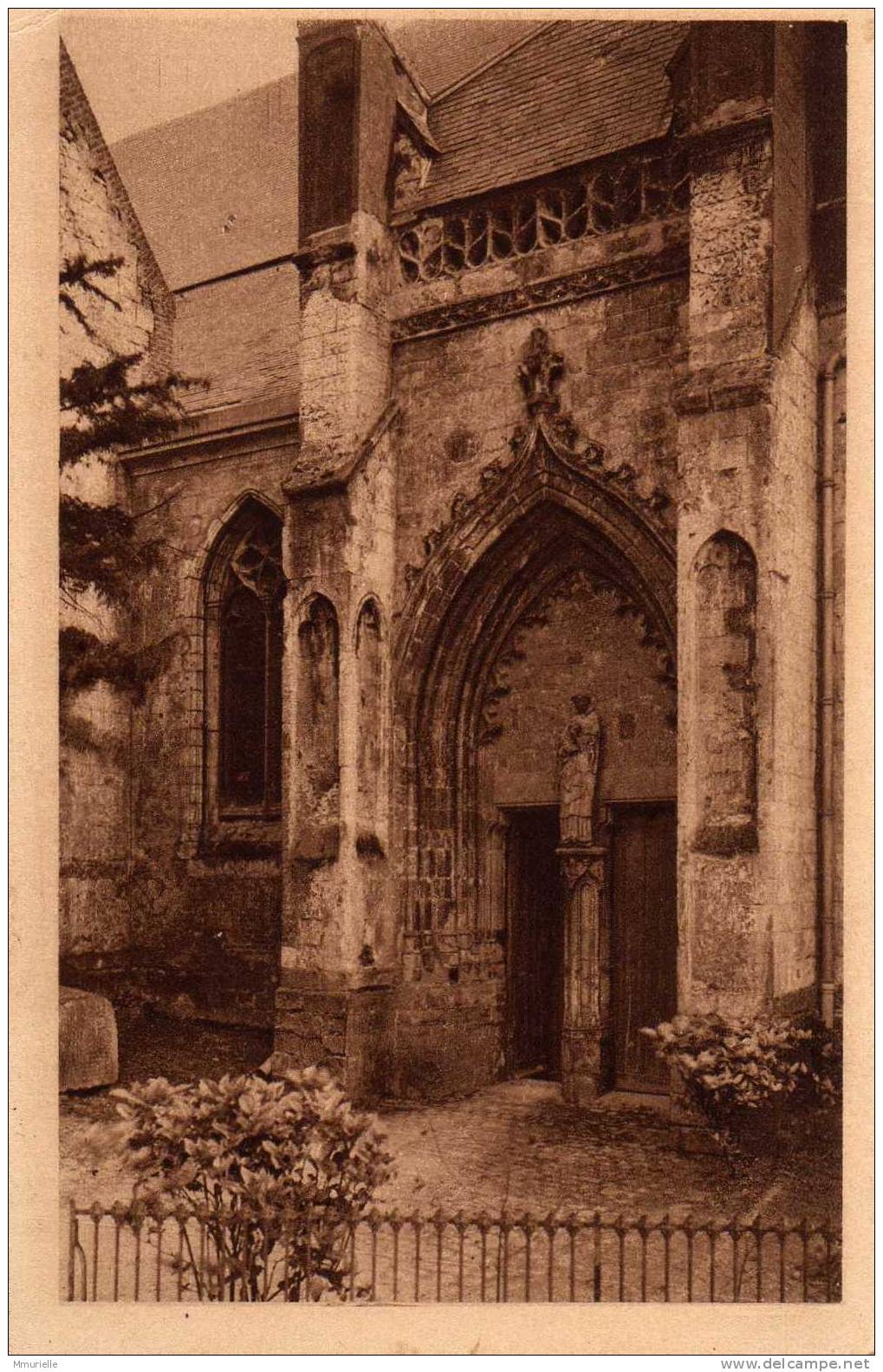 PAS DE CALAIS-MONTREUIL SUR MER Eglise St Saulve Portail Nord Avec La Statue De St Wulphy-MB - Montreuil