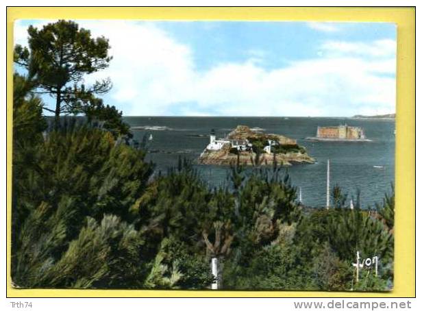 29 Carantec L' Ile Louet Et Le Chateau Du Taureau, La Pointe De Primel ( Phare )CPM écrite En 1961 - Carantec