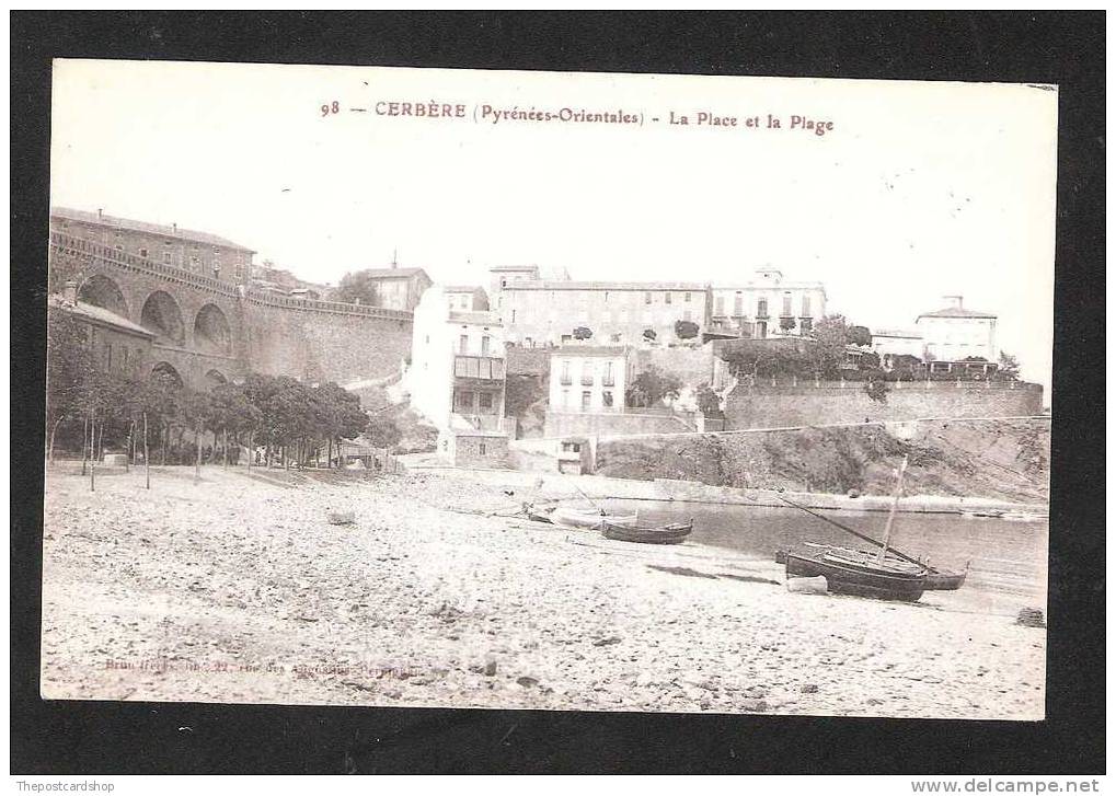 CPA FRANCE 66 "Cerbère No.98 La Place Et La Plage PYRENEES-ORIENTALES - Cerbere