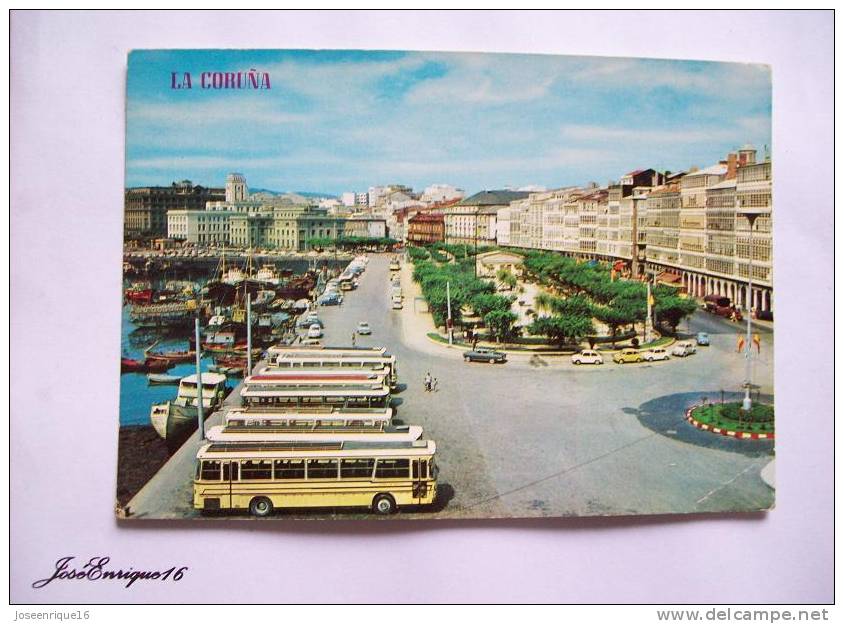 LA CORUÑA - AVENIDA DE LA MARINA - PROMENADE DE LA MARINE - AVENUE OF THE MARINE. N° 832 - La Coruña