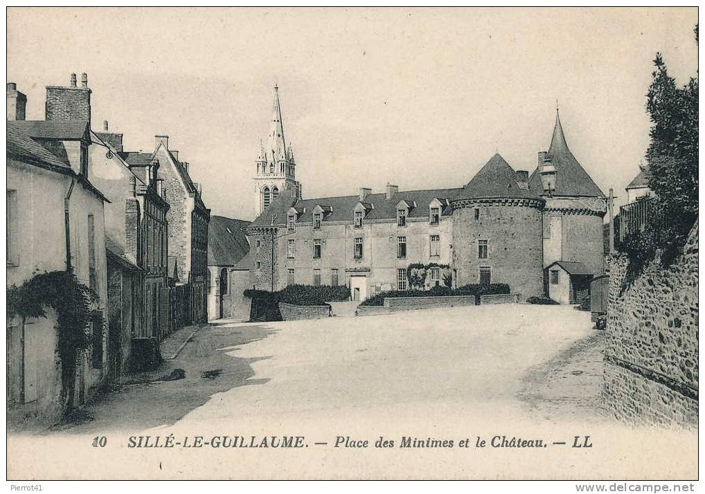 SILLÉ-LE-GUILLAUME - Place Des Minimes Et Le Château - Sille Le Guillaume