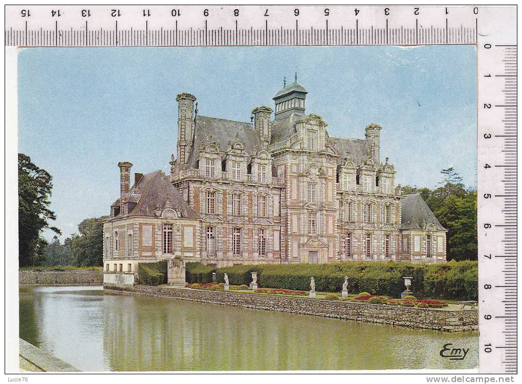 BEAUMESNIL -  Château  XVIIè S  Se Mirant Dans Les Eaux De Ses Douves - N° 7 - Beaumesnil