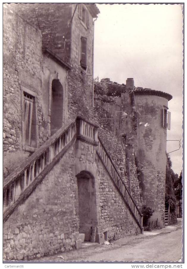 26 - Grignan - Escalier Neuf - Grignan