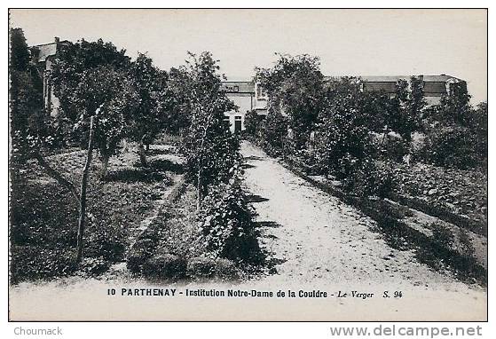 79 PARTHENAY Institution Notre Dame De La Couldre  Le Verger - Parthenay