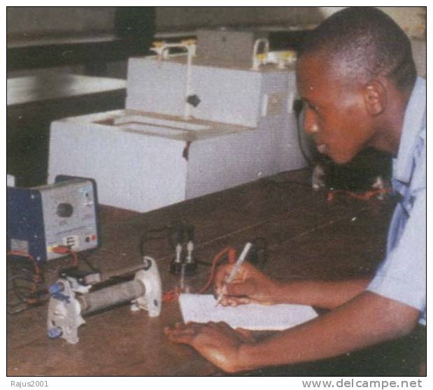 Hourglass, Evolution Of Time Measurement, Physics, Mathematics, Electricity Experiment In A Physics Laboratory MNH Ghana - Física