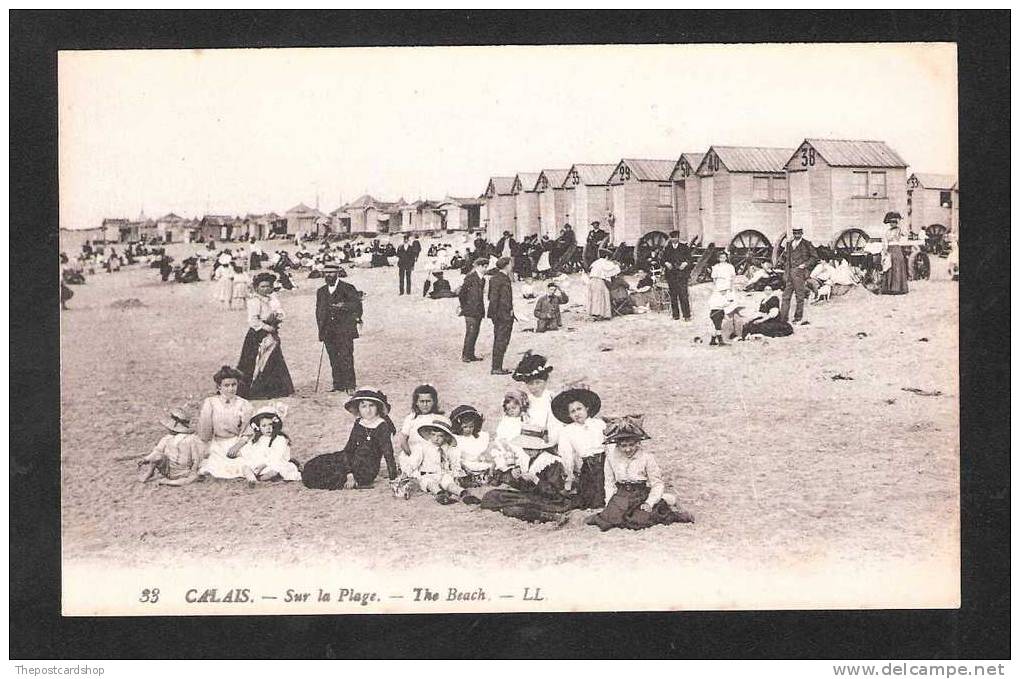 CPA 62 PAS DE CALAIS No33 CALAIS SUR LA PLAGE LL LOUIS LEVY BEACH HUTS THE BEACH - Calais