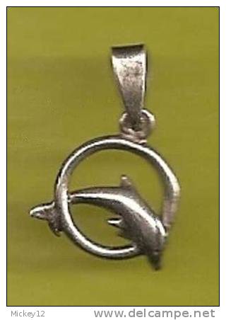 Superbe Petit Bijou En ARGENT MASSIF ( Poinçon)  Dauphin...Saisir !!! - Pendants