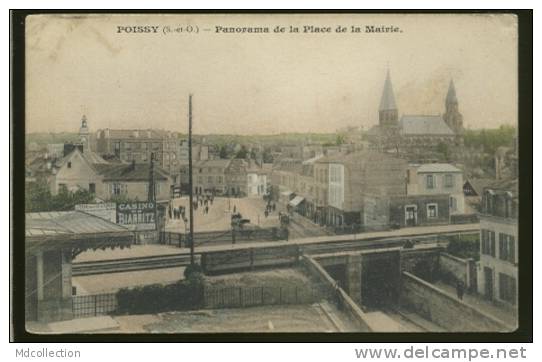 78 POISSY /          Panorama De La Place De La Mairie       / Carte Couleur - Poissy