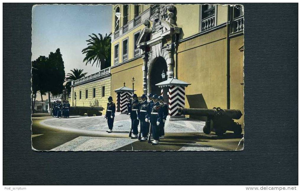 Monaco Lot De 4 Cartes La Relève Et Le Défilé De La Relève De La Garde Des Carabiniers De SAS Le Prince Monaco Et - Prinselijk Paleis