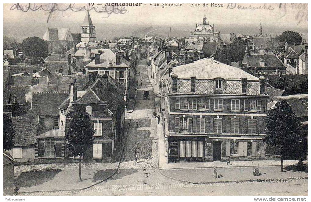 80  Montdidier Vue Generale Rue De Roye Animée - Montdidier